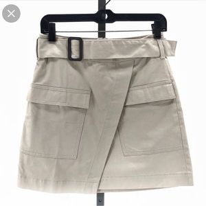 Banana Republic Tan Cargo Skirt Mini Skirt Kahki Skirt with cargo pockets